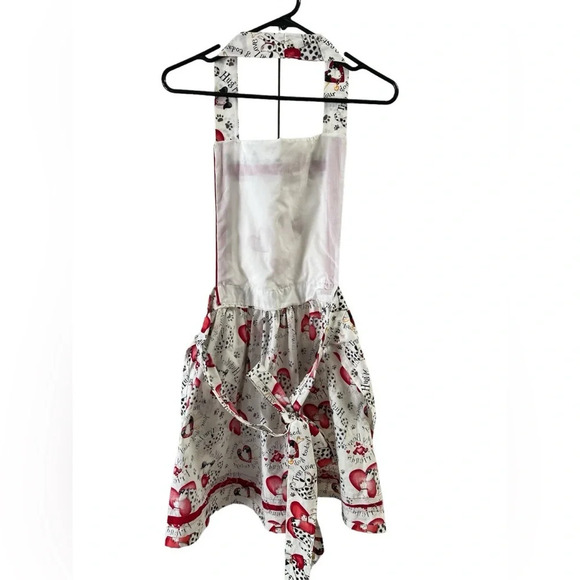 Red and white heart Valentine’s Day handmade cooking apron - Picture 3 of 4